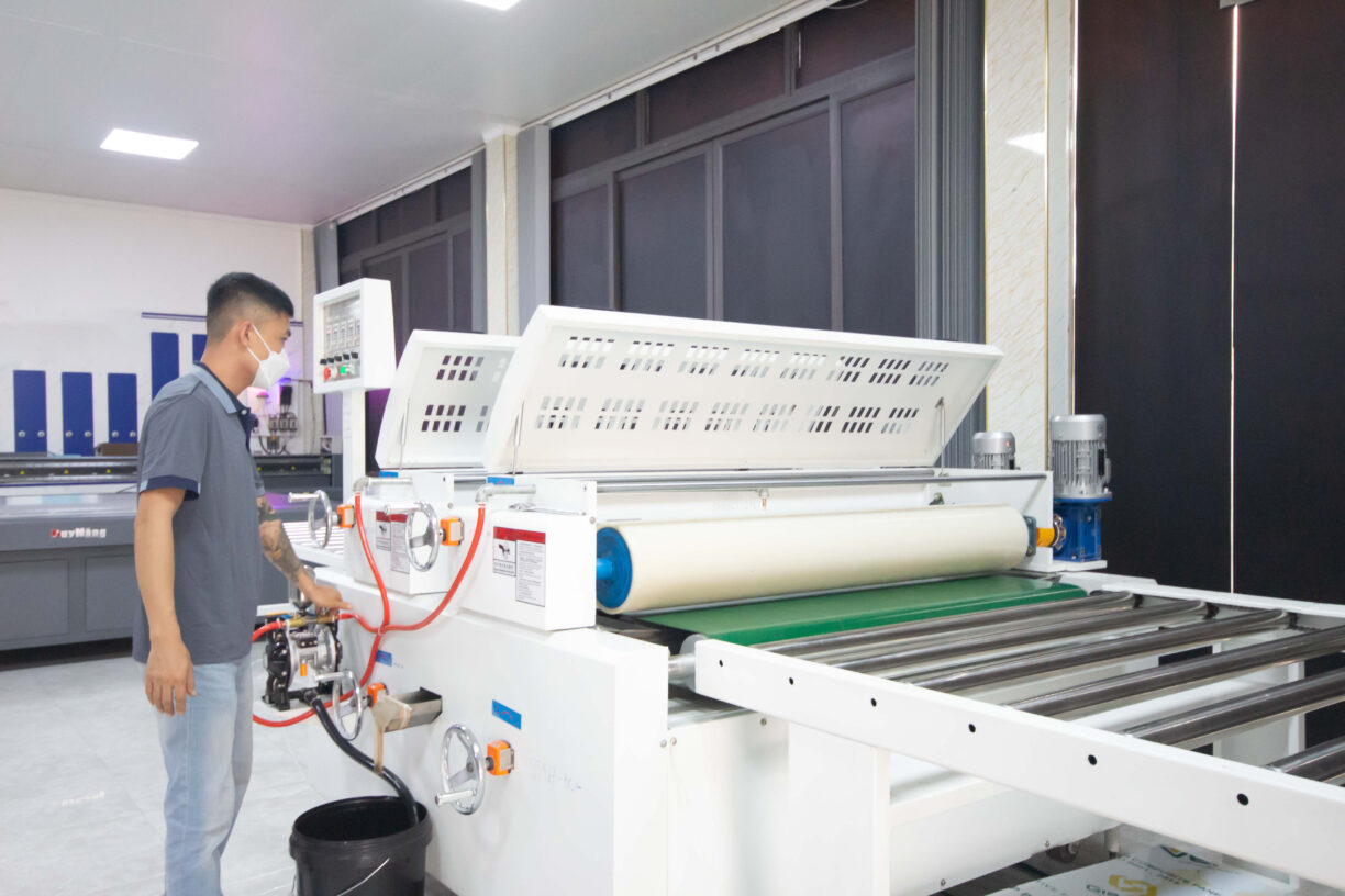 kính ốp bếp in UV