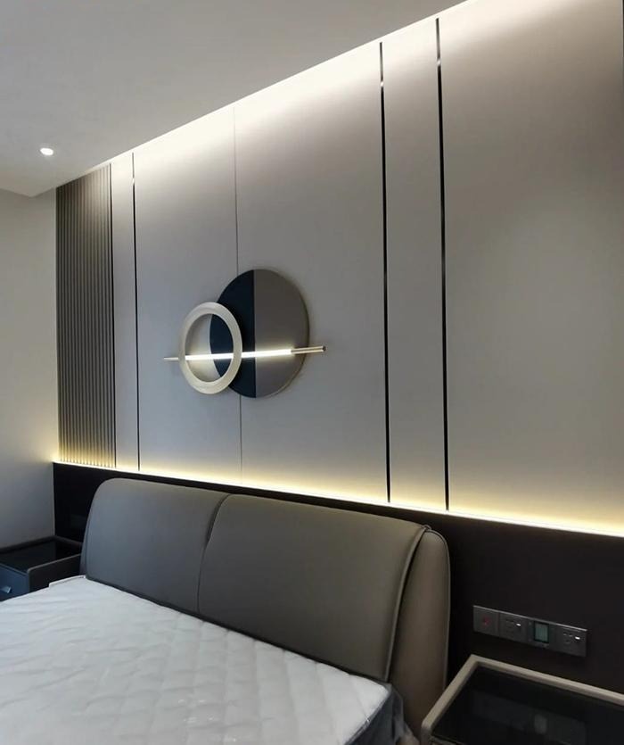 Vách ốp đầu giường in UV 